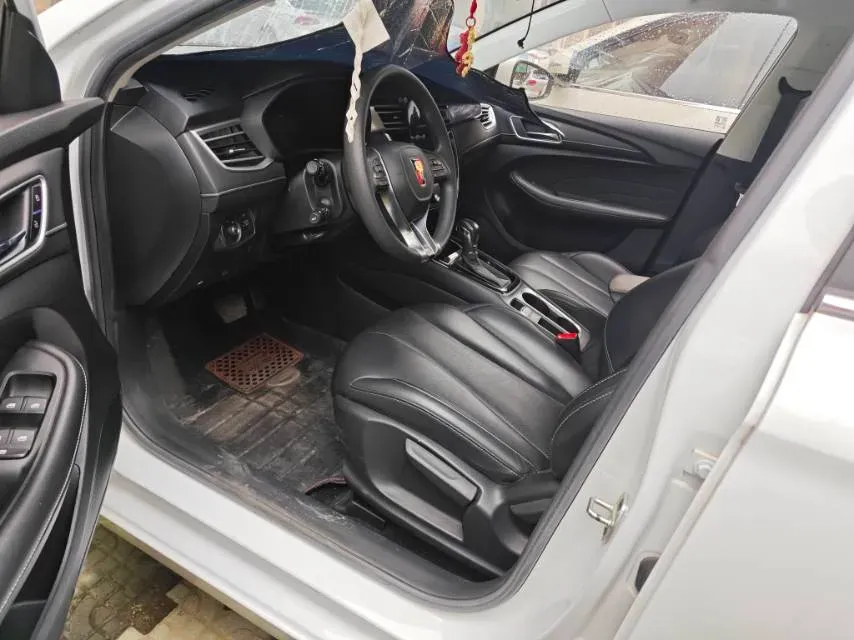 2020 Roewe i5 1.5L 120HP L4 CVT,autocango,china used car exporter,china ev exporter,chinese used car exporter,chinese used ev exporter