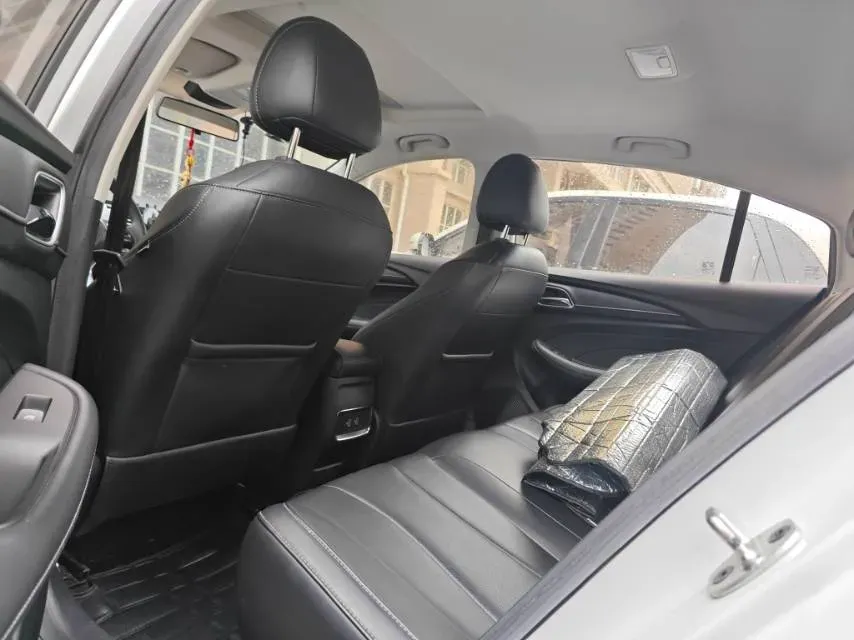 2020 Roewe i5 1.5L 120HP L4 CVT,autocango,china used car exporter,china ev exporter,chinese used car exporter,chinese used ev exporter