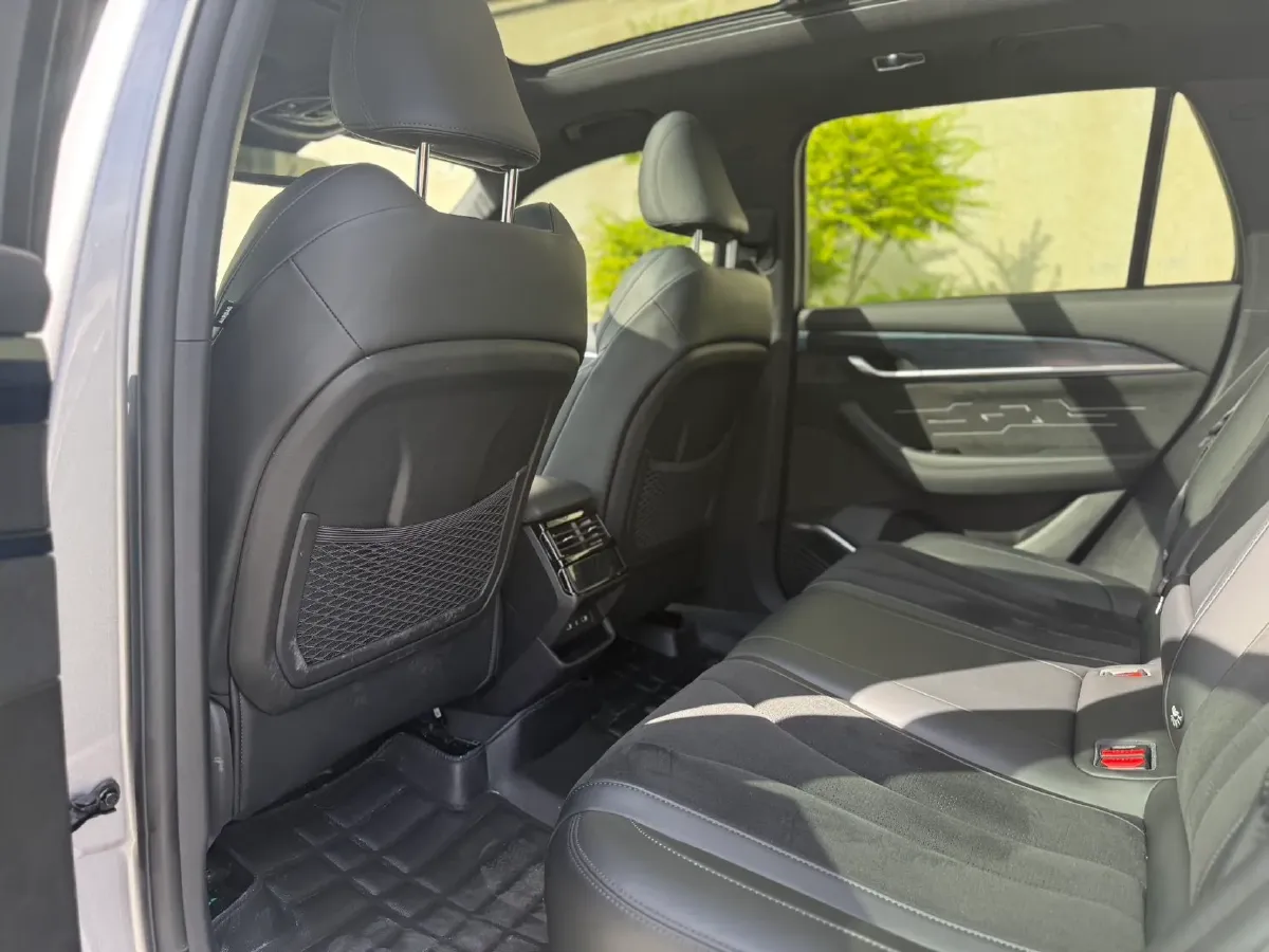 2024 Geely Monjaro 2.0T 238HP L4 8AT,autocango,china used car exporter,china ev exporter,chinese used car exporter,chinese used ev exporter