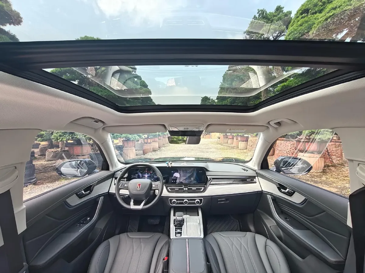 2025 HongQi HS5 2.0T 252HP L4 8AT,autocango,china used car exporter,china ev exporter,chinese used car exporter,chinese used ev exporter