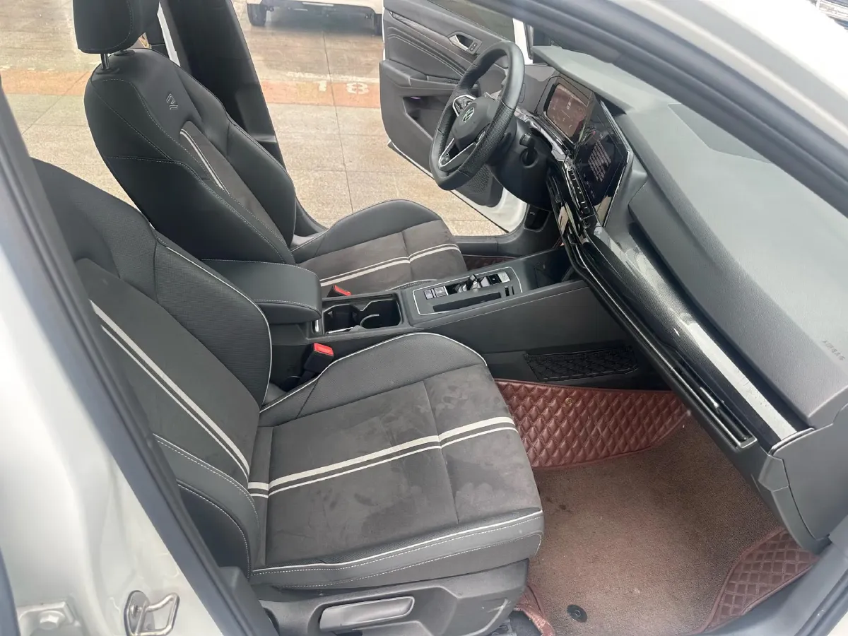 2023 Volkswagen Golf 1.4T 150HP L4 7DCT,autocango,china used car exporter,china ev exporter,chinese used car exporter,chinese used ev exporter