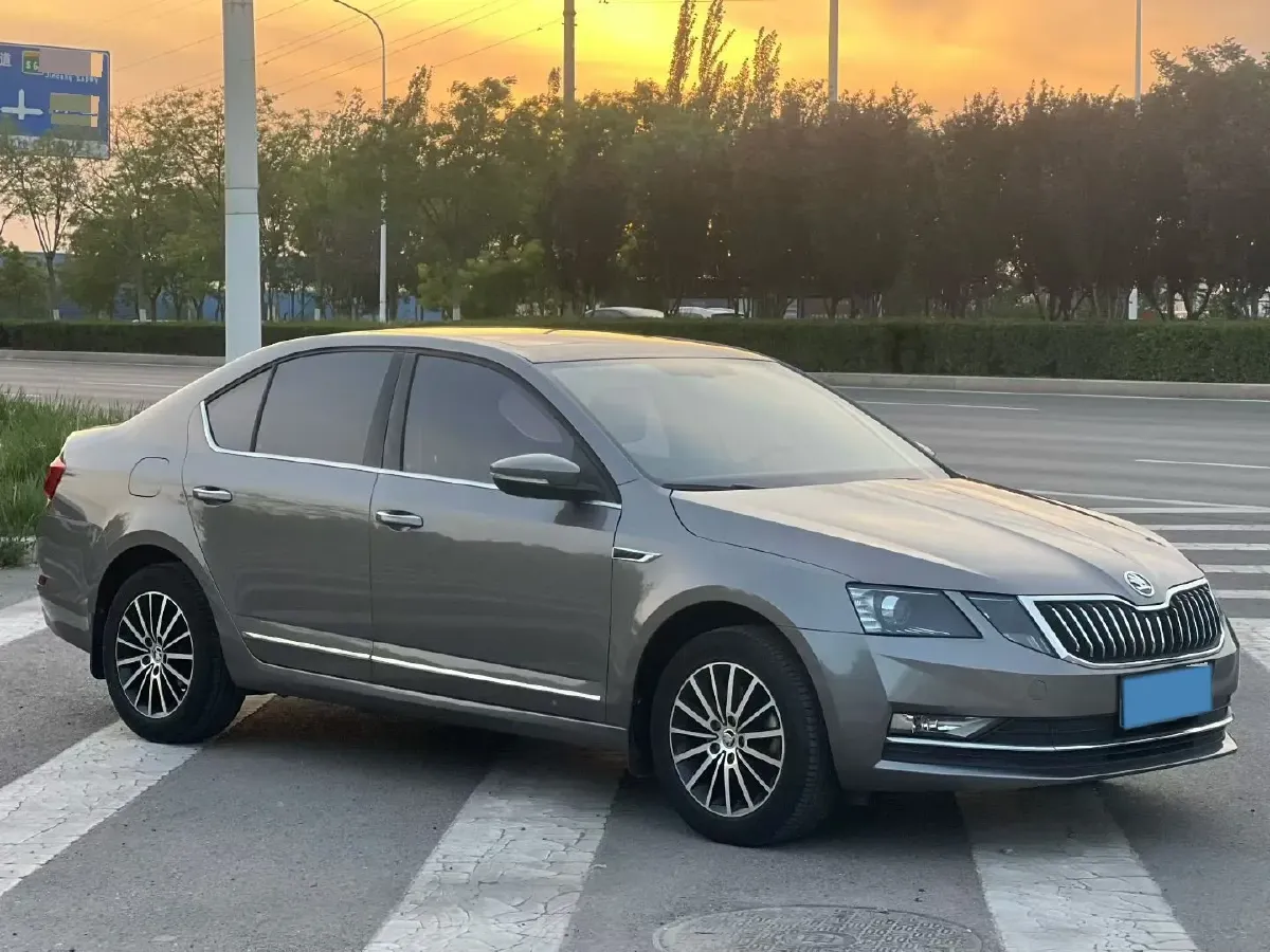 2018 Skoda Octavia 1.2T 116HP L4 7DCT,autocango,china used car exporter,china ev exporter,chinese used car exporter,chinese used ev exporter
