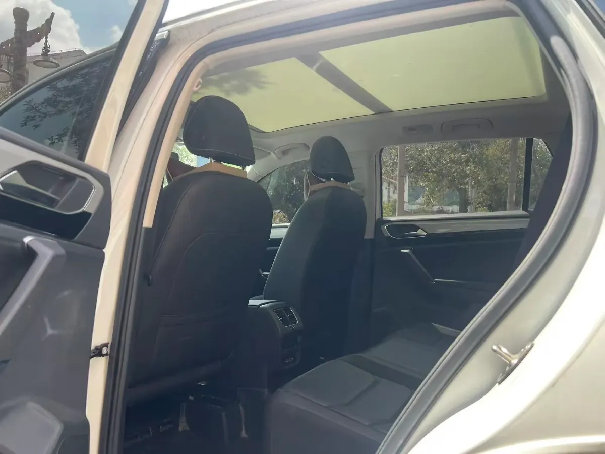 2019 Jeep Cherokee 2.0T 234HP L4 9AT,autocango,china used car exporter,china ev exporter,chinese used car exporter,chinese used ev exporter