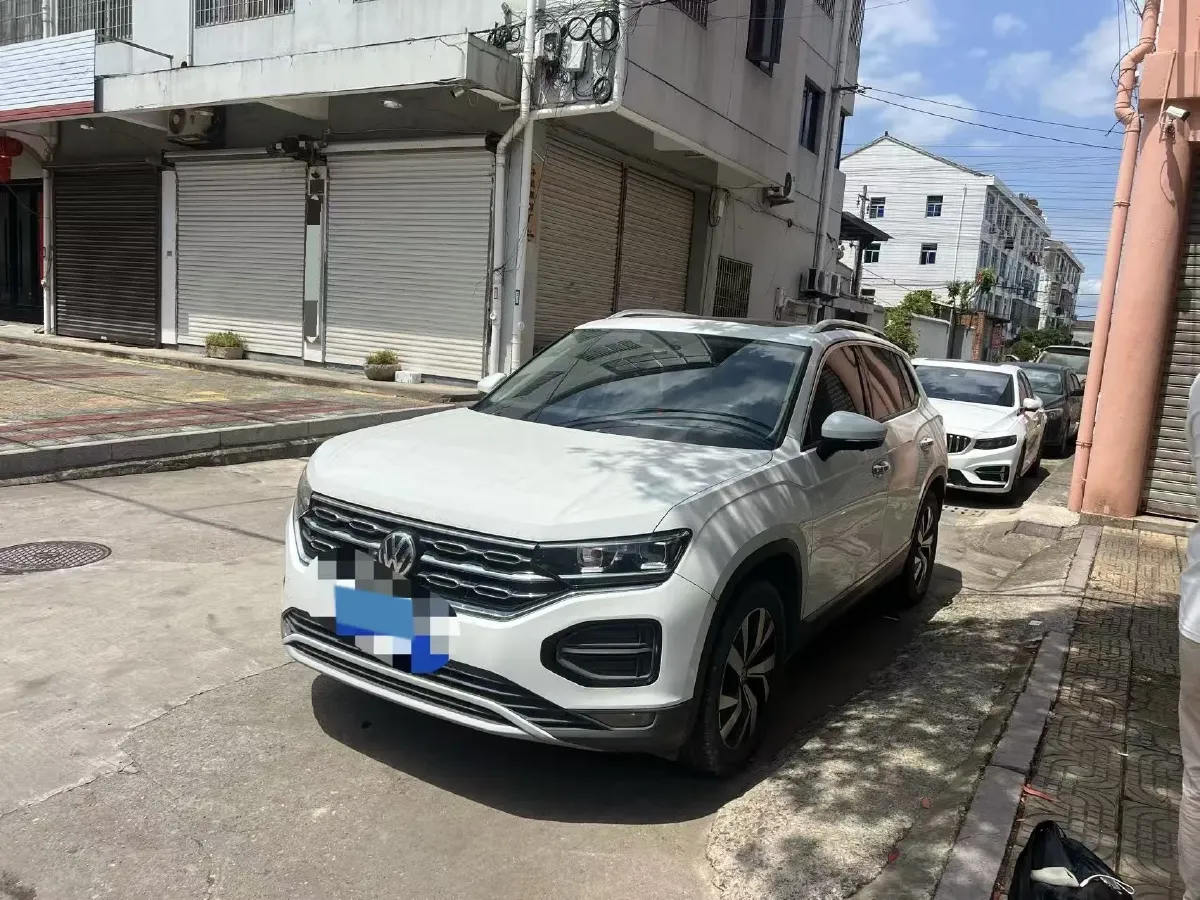 2019 Jeep Cherokee 2.0T 234HP L4 9AT,autocango,china used car exporter,china ev exporter,chinese used car exporter,chinese used ev exporter
