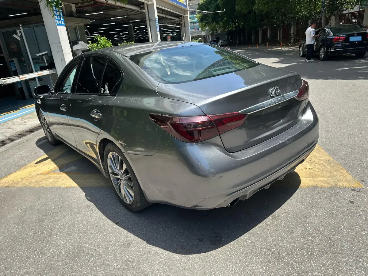 2018 Jeep Grand Commander 2.0T 265HP L4 9AT,autocango,china used car exporter,china ev exporter,chinese used car exporter,chinese used ev exporter