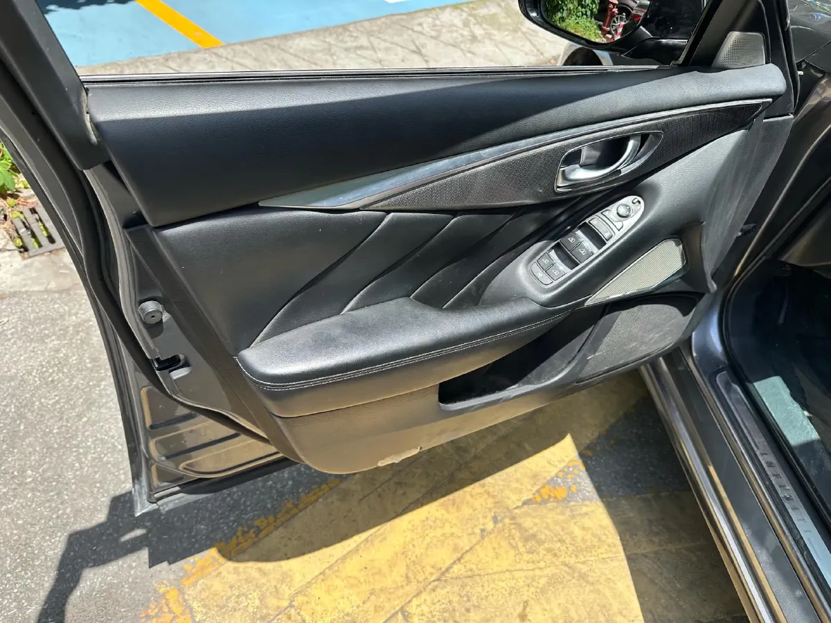 2018 Jeep Grand Commander 2.0T 265HP L4 9AT,autocango,china used car exporter,china ev exporter,chinese used car exporter,chinese used ev exporter