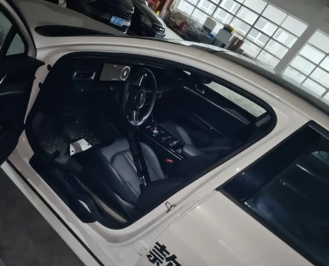 2021 Kia K5 2.0T 240HP L4 8AT,autocango,china used car exporter,china ev exporter,chinese used car exporter,chinese used ev exporter