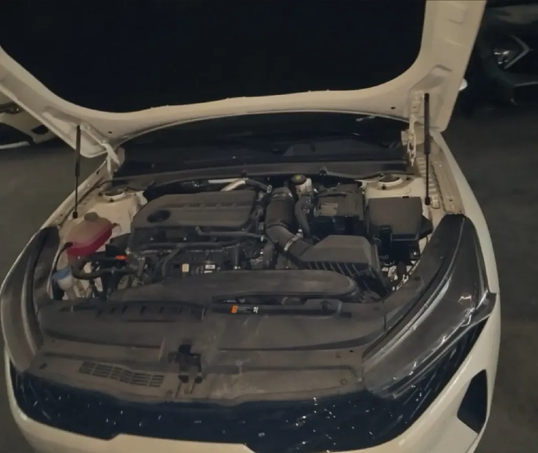 2021 Kia K5 2.0T 240HP L4 8AT,autocango,china used car exporter,china ev exporter,chinese used car exporter,chinese used ev exporter