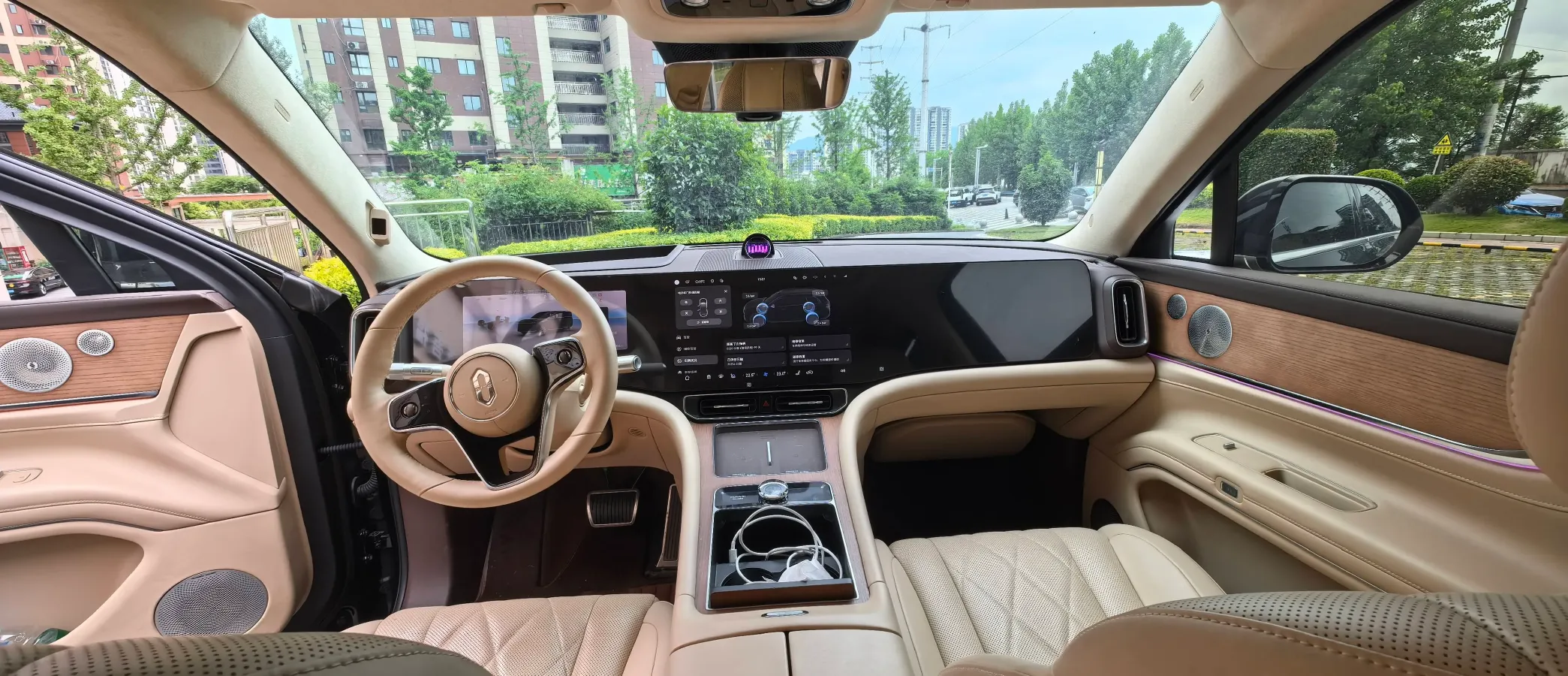 2024 AITO AITO M9 1.5T 152HP L4 REEV 42KWH,autocango,china used car exporter,china ev exporter,chinese used car exporter,chinese used ev exporter