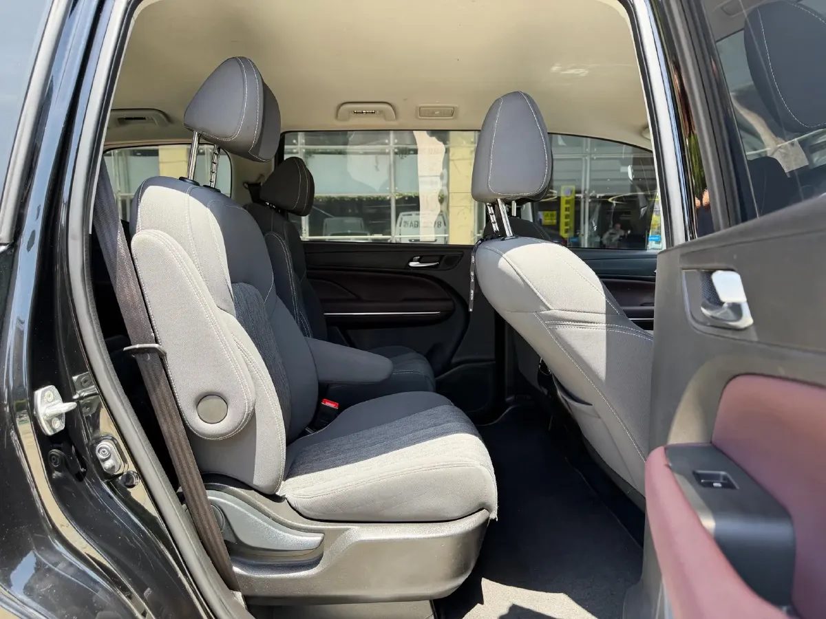 2023 GAC Trumpchi M6 1.5T 177HP L4 7DCT,autocango,china used car exporter,china ev exporter,chinese used car exporter,chinese used ev exporter