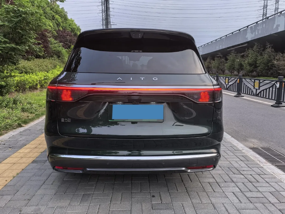 2025 AITO AITO M8 REEV 160HP REEV 53.4KWH,autocango,china used car exporter,china ev exporter,chinese used car exporter,chinese used ev exporter