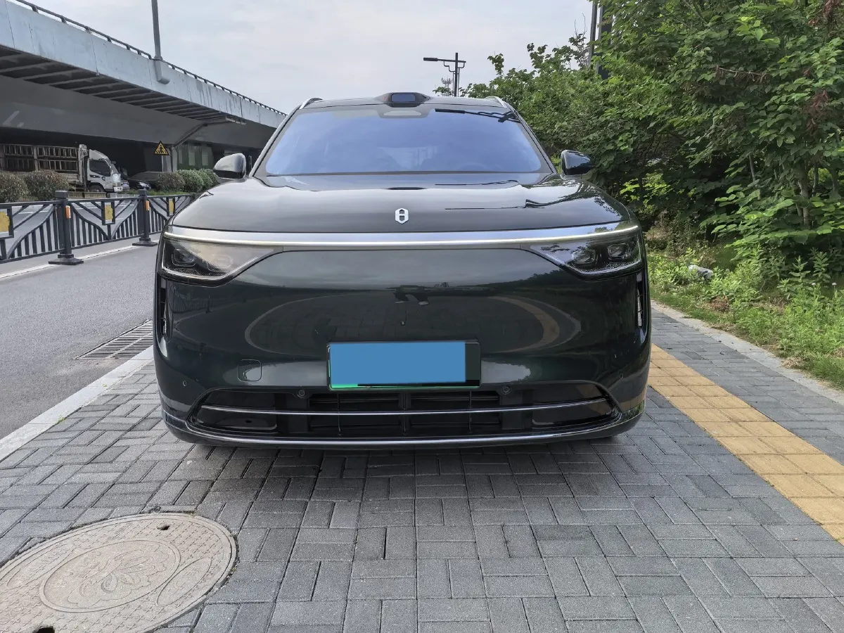 2025 AITO AITO M8 REEV 160HP REEV 53.4KWH,autocango,china used car exporter,china ev exporter,chinese used car exporter,chinese used ev exporter