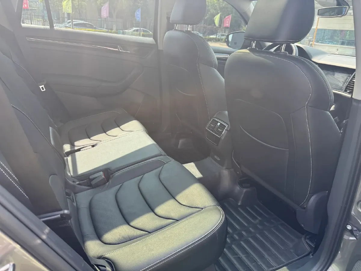 2018 Skoda Kodiak 2.0T 186HP L4 7DCT,autocango,china used car exporter,china ev exporter,chinese used car exporter,chinese used ev exporter