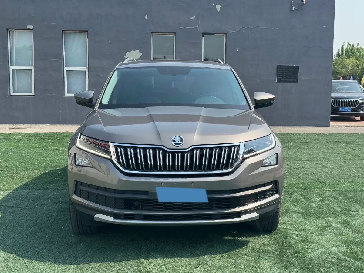 2018 Skoda Kodiak 2.0T 186HP L4 7DCT,autocango,china used car exporter,china ev exporter,chinese used car exporter,chinese used ev exporter