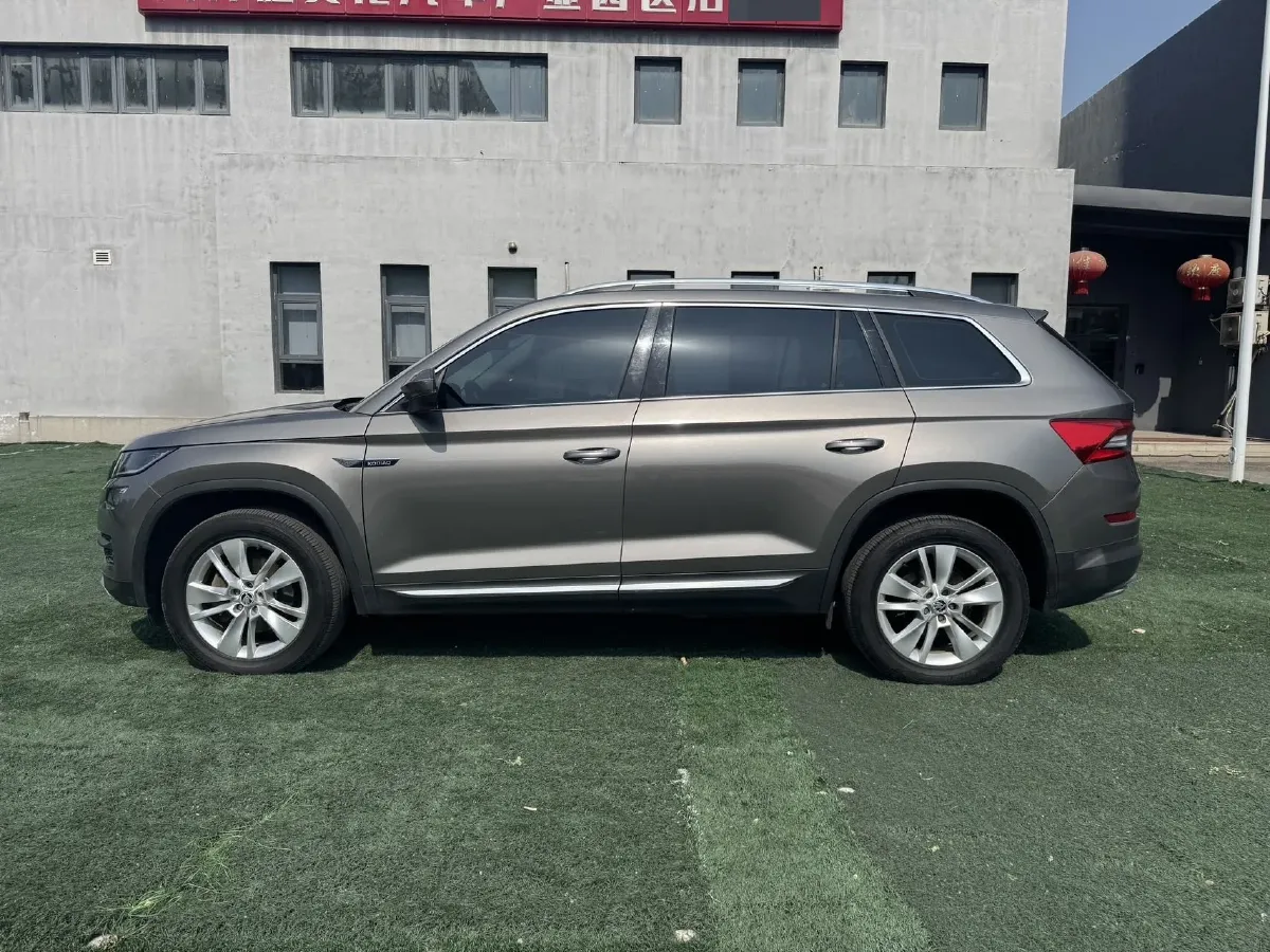2018 Skoda Kodiak 2.0T 186HP L4 7DCT,autocango,china used car exporter,china ev exporter,chinese used car exporter,chinese used ev exporter