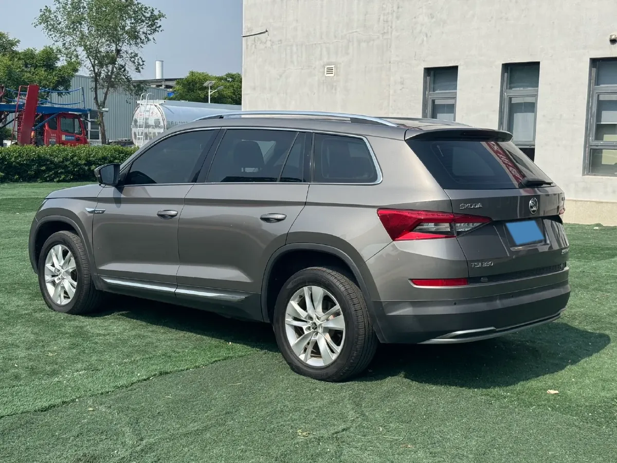 2018 Skoda Kodiak 2.0T 186HP L4 7DCT,autocango,china used car exporter,china ev exporter,chinese used car exporter,chinese used ev exporter