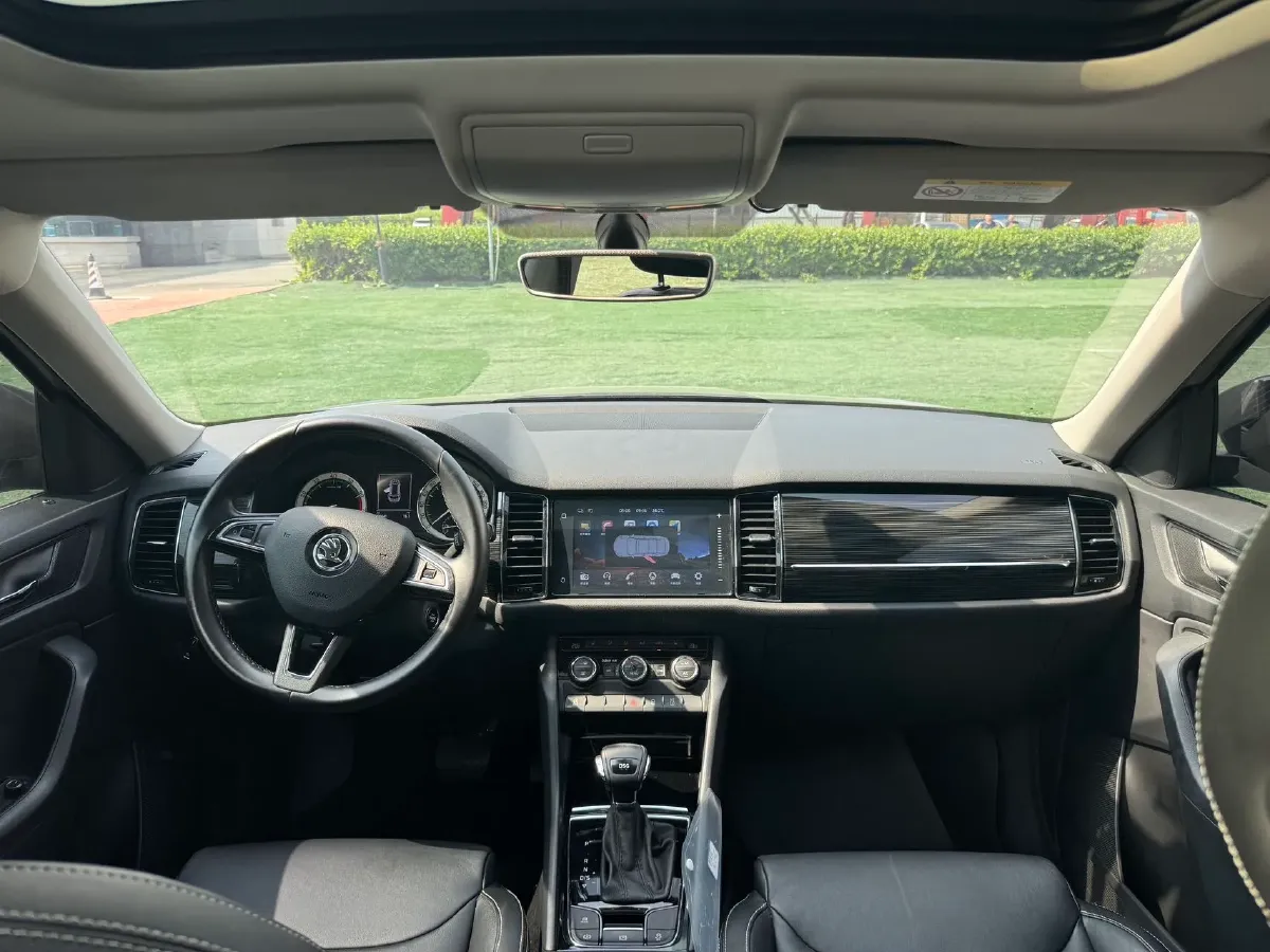 2018 Skoda Kodiak 2.0T 186HP L4 7DCT,autocango,china used car exporter,china ev exporter,chinese used car exporter,chinese used ev exporter