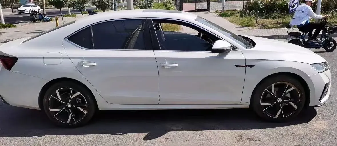 2021 Skoda Octavia 1.4T 150HP L4 7DCT,autocango,china used car exporter,china ev exporter,chinese used car exporter,chinese used ev exporter