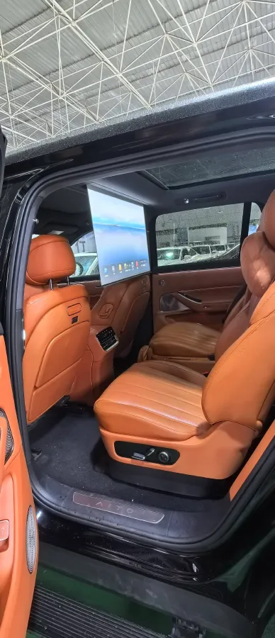 2025 AITO AITO M8 REEV 160HP REEV 53.4KWH,autocango,china used car exporter,china ev exporter,chinese used car exporter,chinese used ev exporter