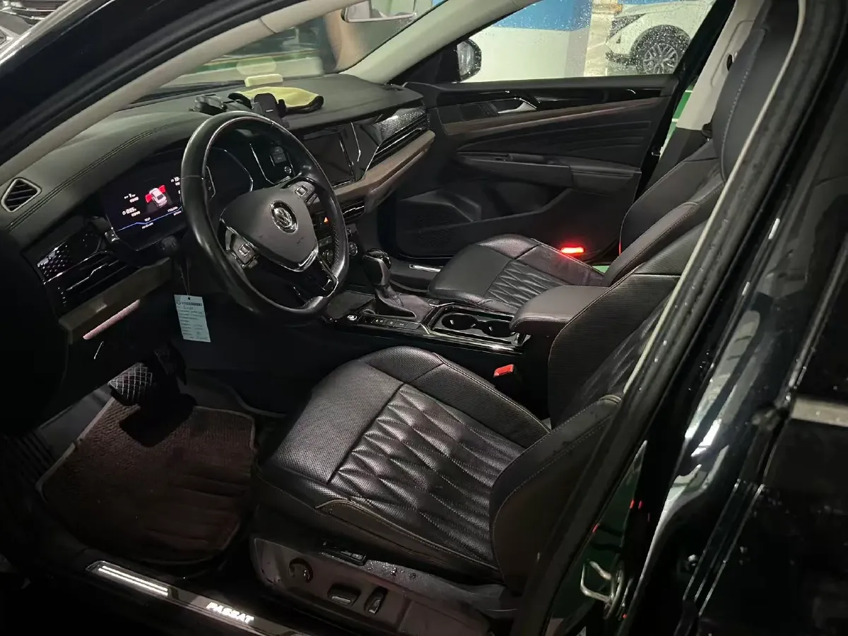 2019 Volvo V40 1.5T 152HP L4 6AT,autocango,china used car exporter,china ev exporter,chinese used car exporter,chinese used ev exporter