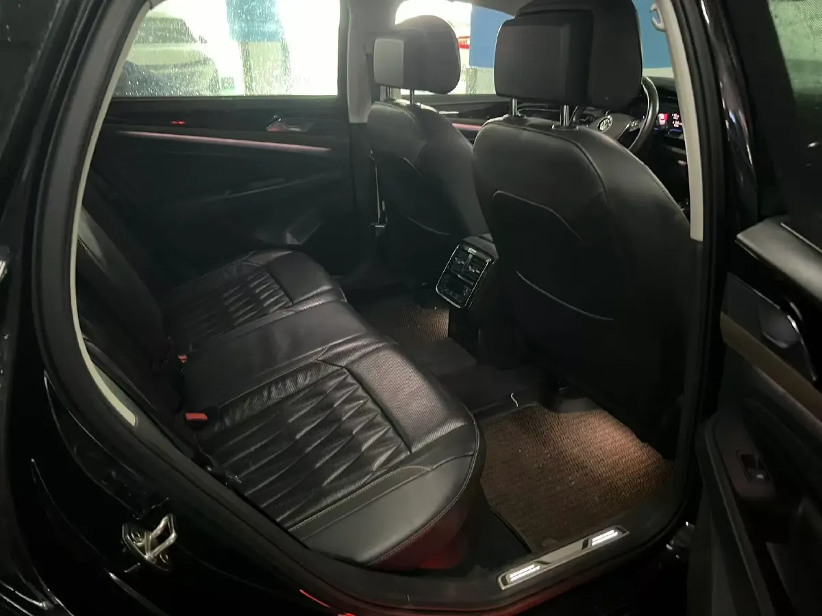2019 Volvo V40 1.5T 152HP L4 6AT,autocango,china used car exporter,china ev exporter,chinese used car exporter,chinese used ev exporter