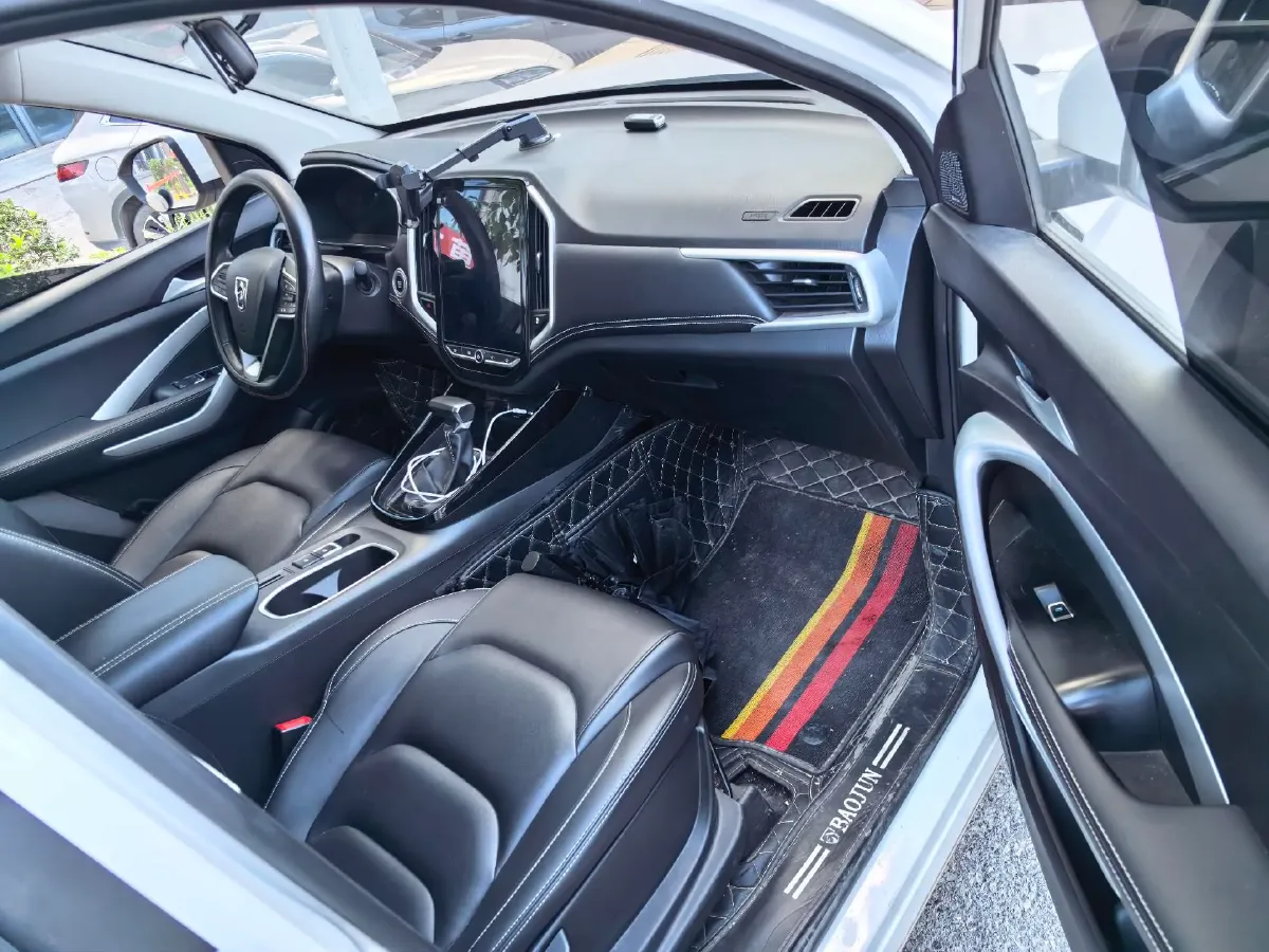 2021 BaoJun 530 1.5T 147HP L4 CVT,autocango,china used car exporter,china ev exporter,chinese used car exporter,chinese used ev exporter
