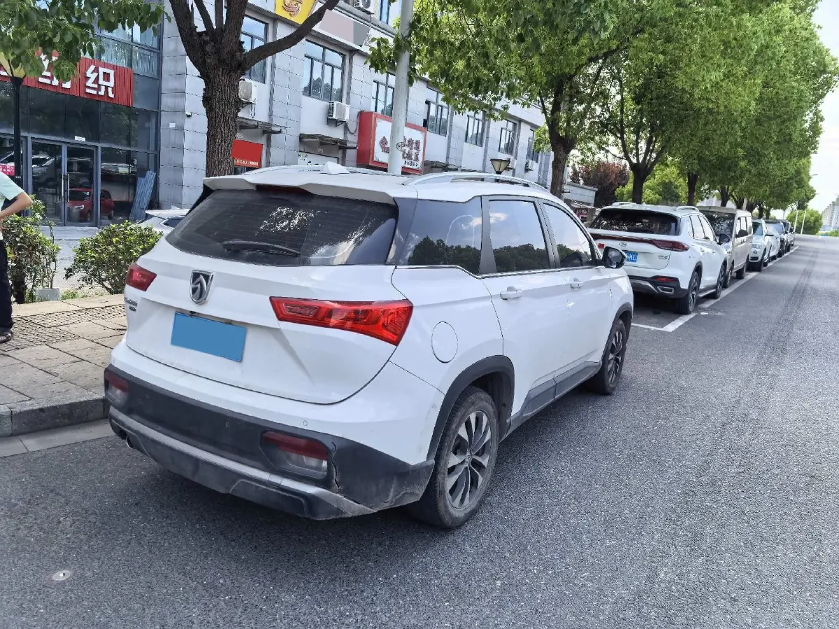 2021 BaoJun 530 1.5T 147HP L4 CVT,autocango,china used car exporter,china ev exporter,chinese used car exporter,chinese used ev exporter