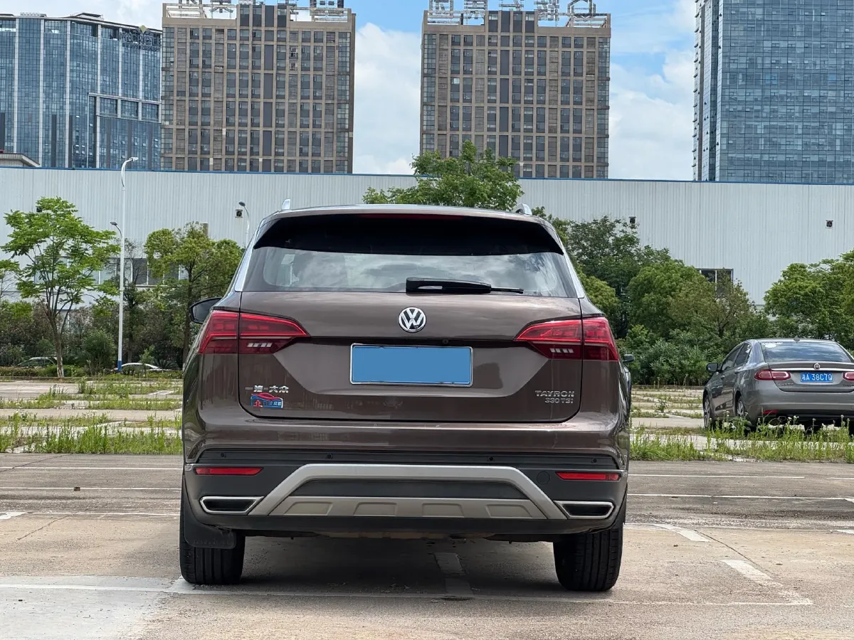 2019 Jeep Cherokee 2.0T 234HP L4 9AT,autocango,china used car exporter,china ev exporter,chinese used car exporter,chinese used ev exporter
