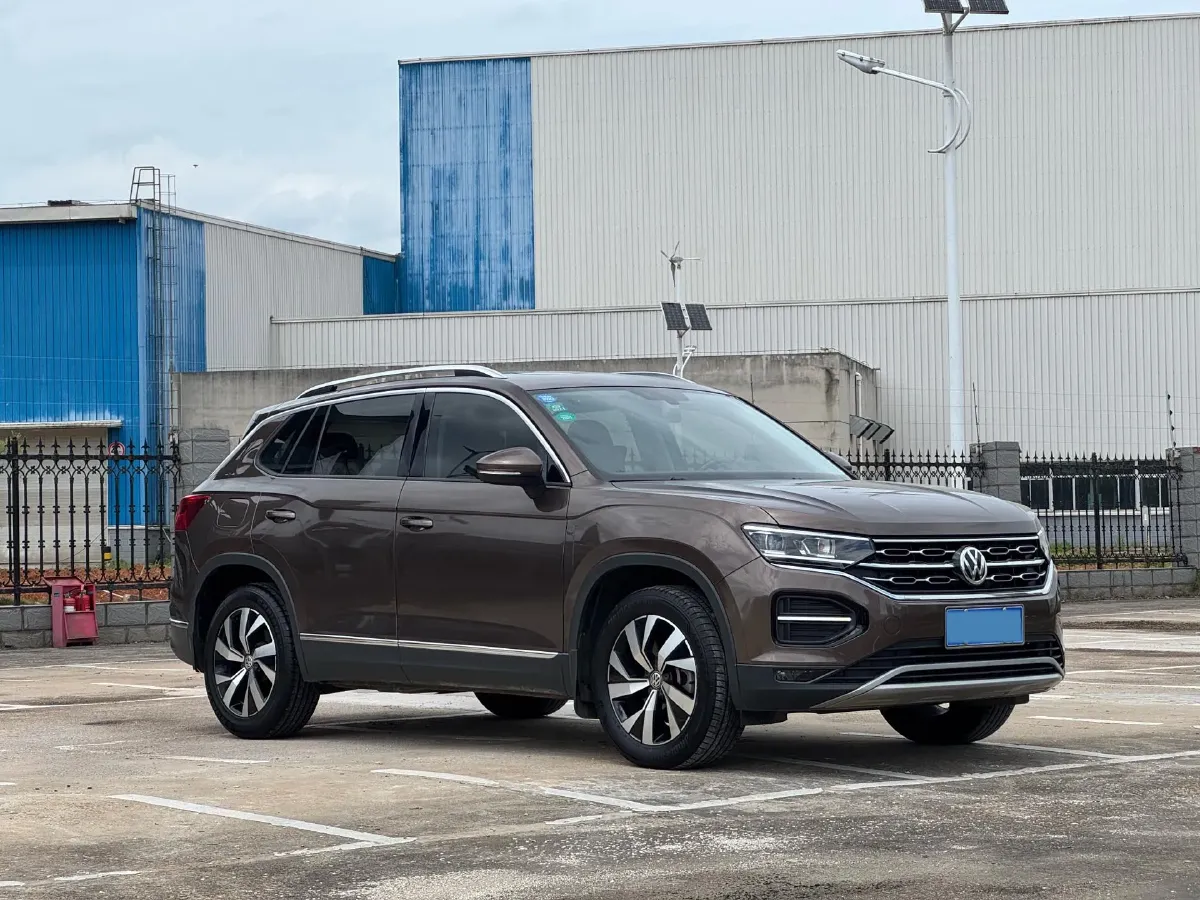 2019 Jeep Cherokee 2.0T 234HP L4 9AT,autocango,china used car exporter,china ev exporter,chinese used car exporter,chinese used ev exporter