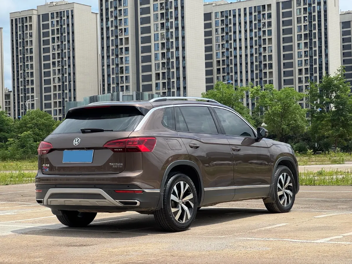 2019 Jeep Cherokee 2.0T 234HP L4 9AT,autocango,china used car exporter,china ev exporter,chinese used car exporter,chinese used ev exporter