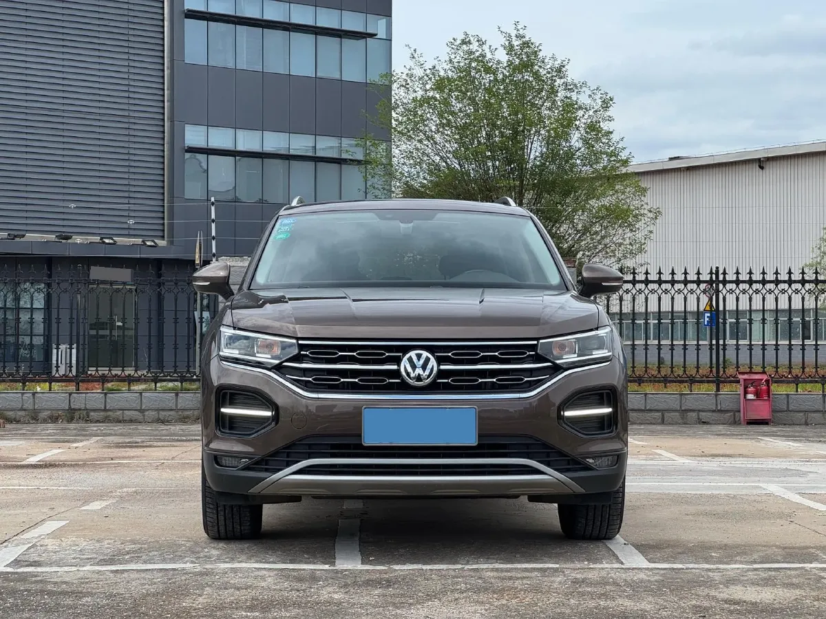 2019 Jeep Cherokee 2.0T 234HP L4 9AT,autocango,china used car exporter,china ev exporter,chinese used car exporter,chinese used ev exporter