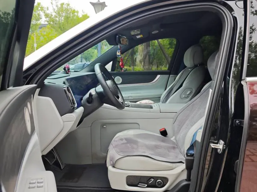 2024 AITO AITO M9 1.5T 152HP L4 REEV 42KWH,autocango,china used car exporter,china ev exporter,chinese used car exporter,chinese used ev exporter