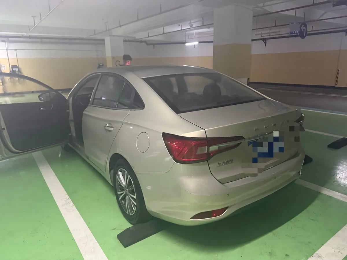 2019 Roewe i5 1.5L 120HP L4 CVT,autocango,china used car exporter,china ev exporter,chinese used car exporter,chinese used ev exporter