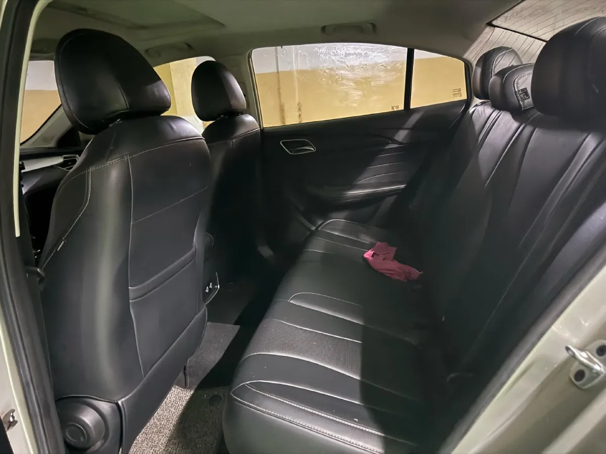 2019 Roewe i5 1.5L 120HP L4 CVT,autocango,china used car exporter,china ev exporter,chinese used car exporter,chinese used ev exporter