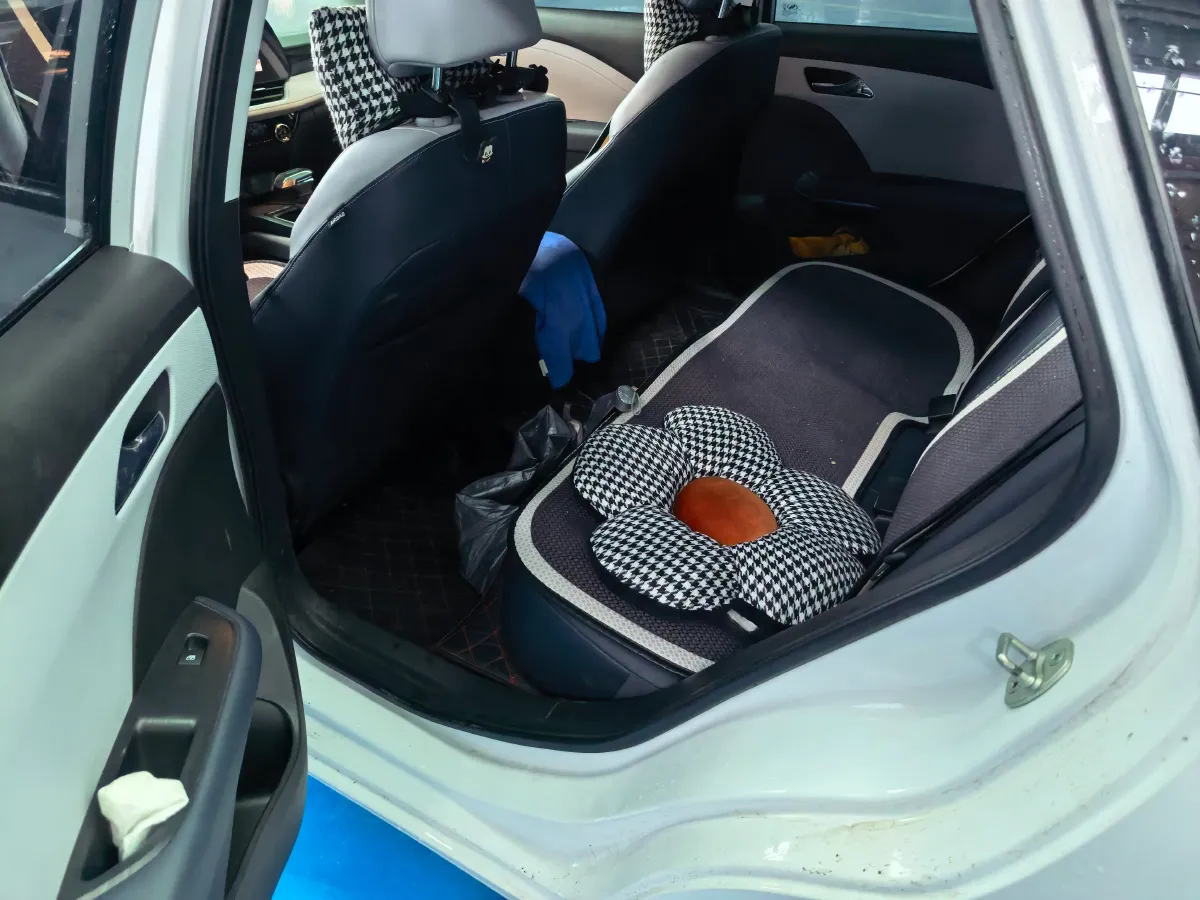 2023 Chevrolet Monza 1.5L 113HP L4 6DCT,autocango,china used car exporter,china ev exporter,chinese used car exporter,chinese used ev exporter