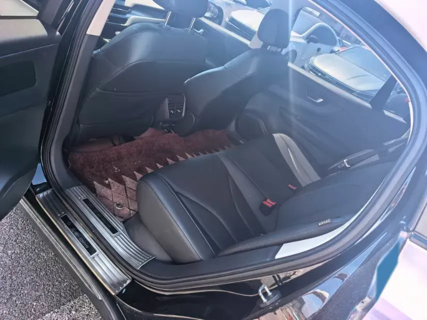 2022 HongQi E-QM5 BEV 54KWH,autocango,china used car exporter,china ev exporter,chinese used car exporter,chinese used ev exporter