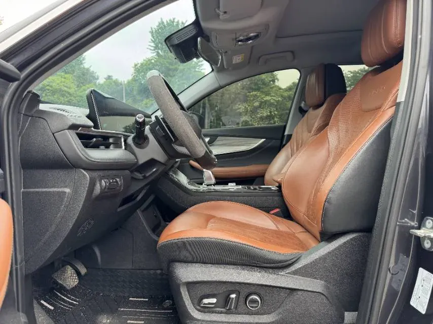 2022 Chery Tiggo 8 Plus 1.6T 197HP L4 7DCT,autocango,china used car exporter,china ev exporter,chinese used car exporter,chinese used ev exporter