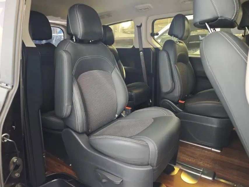 2020 HongQi H5 1.8T 197HP L4 6AT,autocango,china used car exporter,china ev exporter,chinese used car exporter,chinese used ev exporter