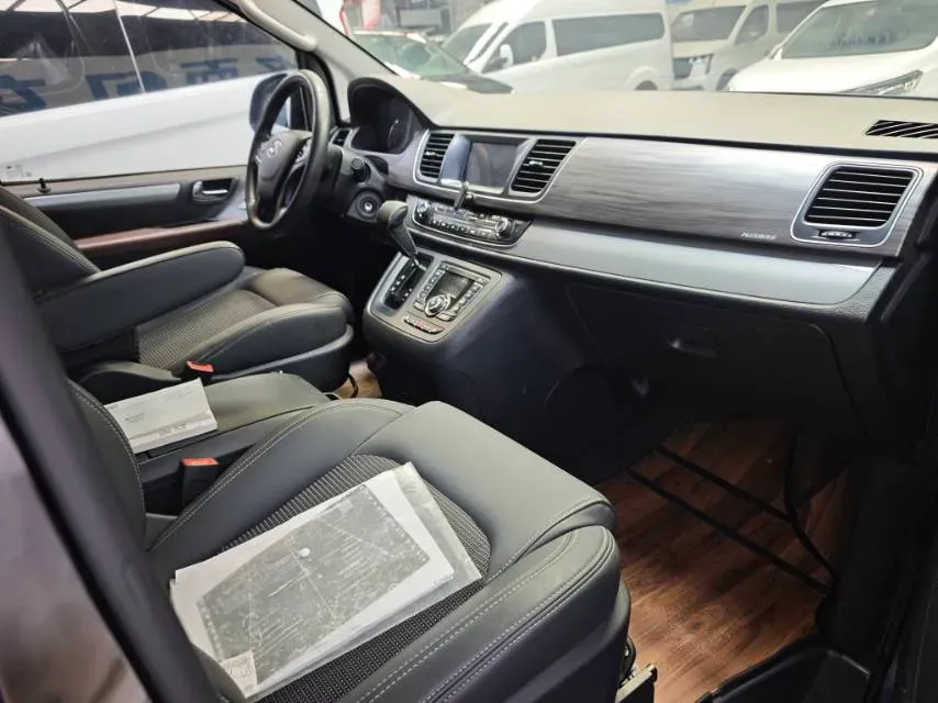 2020 HongQi H5 1.8T 197HP L4 6AT,autocango,china used car exporter,china ev exporter,chinese used car exporter,chinese used ev exporter