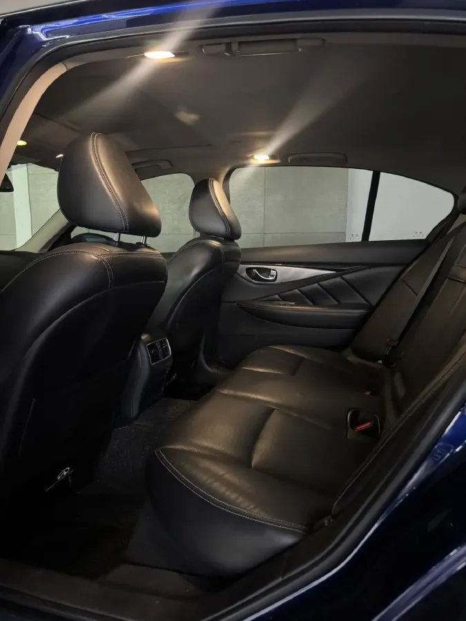 2018 Jeep Grand Commander 2.0T 265HP L4 9AT,autocango,china used car exporter,china ev exporter,chinese used car exporter,chinese used ev exporter