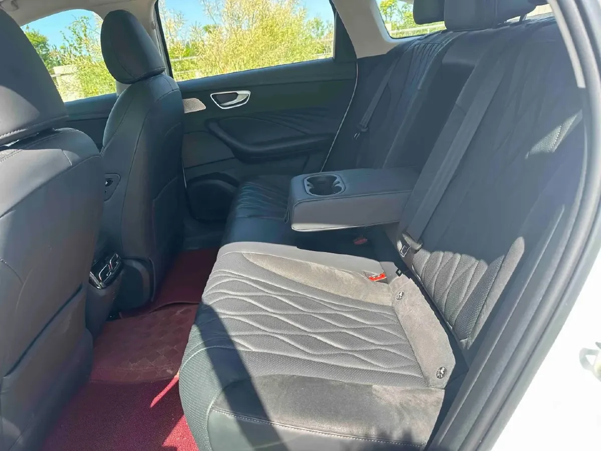 2023 Roewe D7 BEV 59.2KWH,autocango,china used car exporter,china ev exporter,chinese used car exporter,chinese used ev exporter