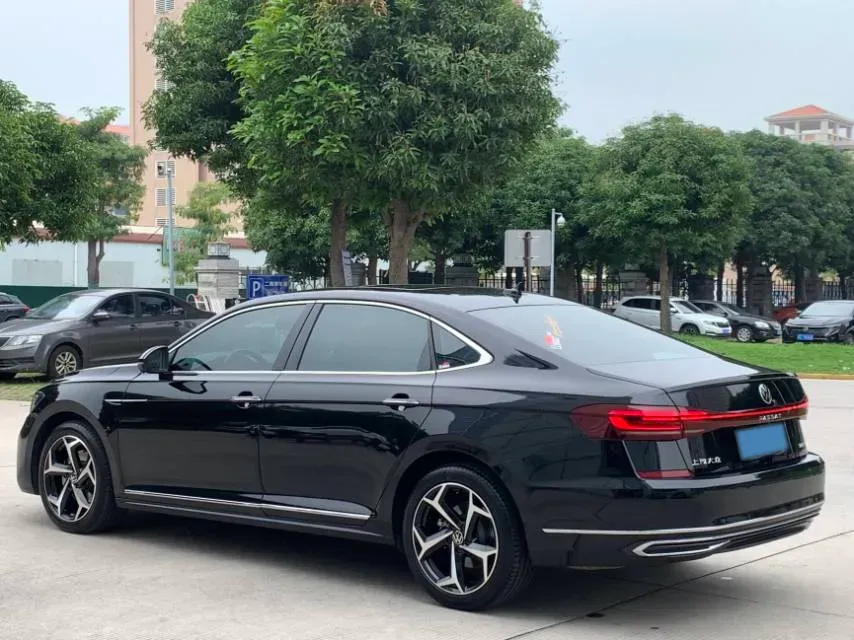 2024 Volkswagen Passat 2.0T 220HP L4 7DCT,autocango,china used car exporter,china ev exporter,chinese used car exporter,chinese used ev exporter