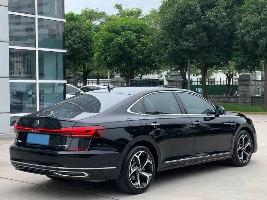 2024 Volkswagen Passat 2.0T 220HP L4 7DCT,autocango,china used car exporter,china ev exporter,chinese used car exporter,chinese used ev exporter