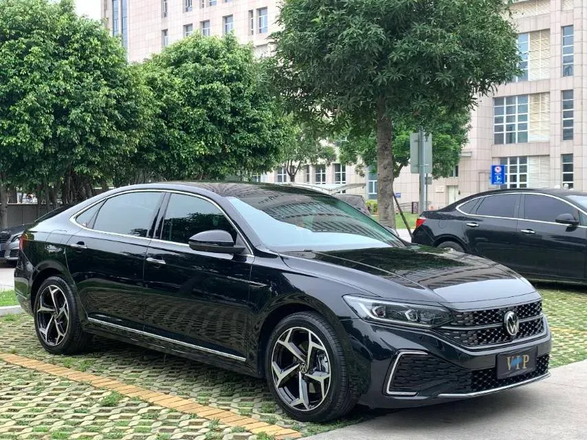 2024 Volkswagen Passat 2.0T 220HP L4 7DCT,autocango,china used car exporter,china ev exporter,chinese used car exporter,chinese used ev exporter