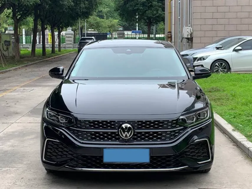 2024 Volkswagen Passat 2.0T 220HP L4 7DCT,autocango,china used car exporter,china ev exporter,chinese used car exporter,chinese used ev exporter