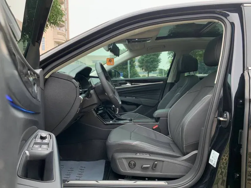 2024 Volkswagen Passat 2.0T 220HP L4 7DCT,autocango,china used car exporter,china ev exporter,chinese used car exporter,chinese used ev exporter