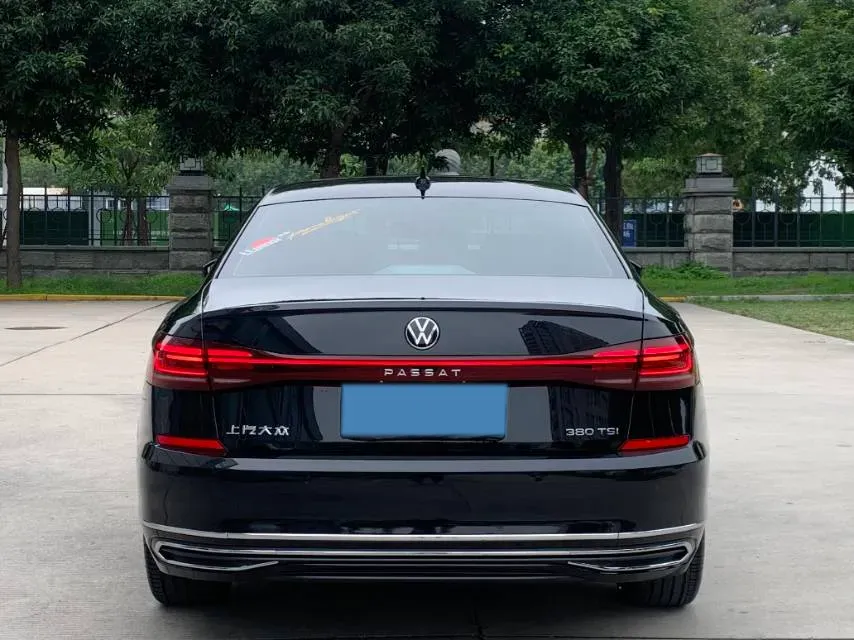 2024 Volkswagen Passat 2.0T 220HP L4 7DCT,autocango,china used car exporter,china ev exporter,chinese used car exporter,chinese used ev exporter