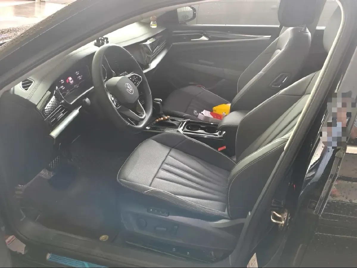 2024 Volkswagen Passat 2.0T 220HP L4 7DCT,autocango,china used car exporter,china ev exporter,chinese used car exporter,chinese used ev exporter
