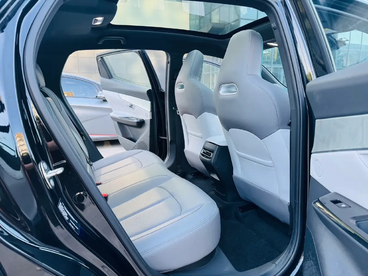 2023 ChangAn UNI-T 1.5T 188HP L4 7DCT,autocango,china used car exporter,china ev exporter,chinese used car exporter,chinese used ev exporter