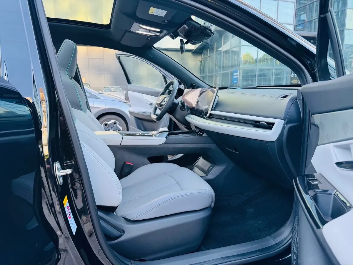 2023 ChangAn UNI-T 1.5T 188HP L4 7DCT,autocango,china used car exporter,china ev exporter,chinese used car exporter,chinese used ev exporter